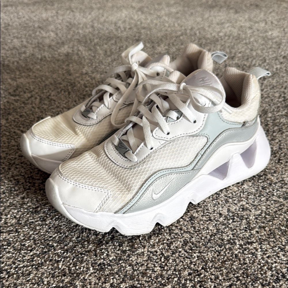 Nike RYZ 365 Sneaker